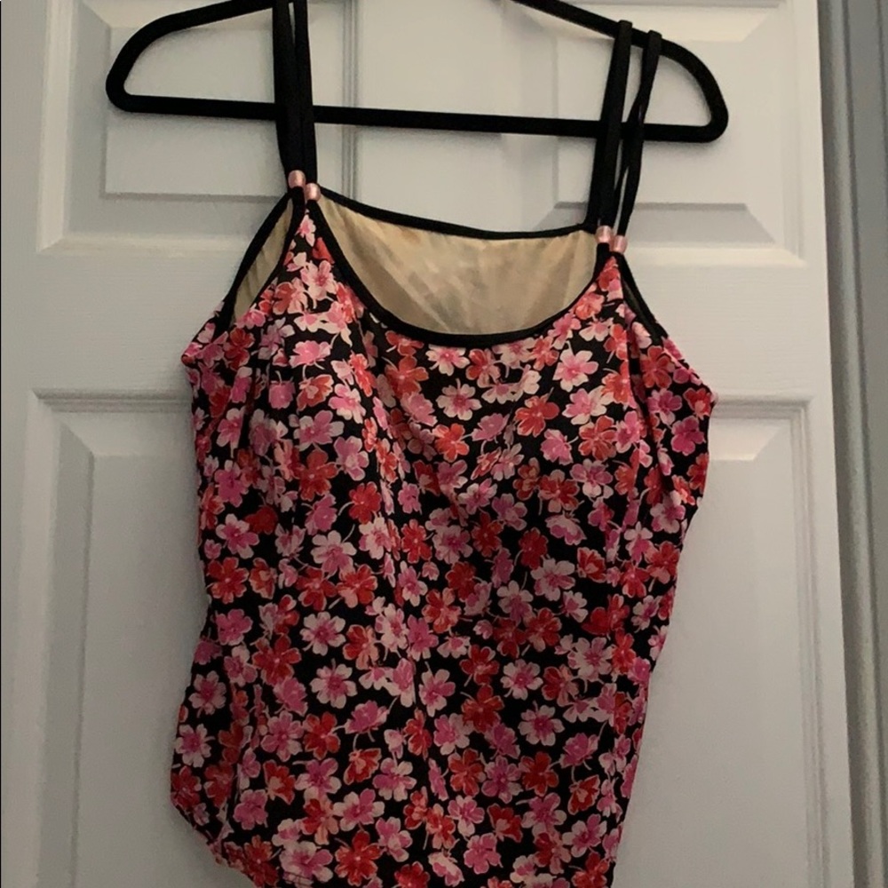 It Figures! 18w Tankini swim top